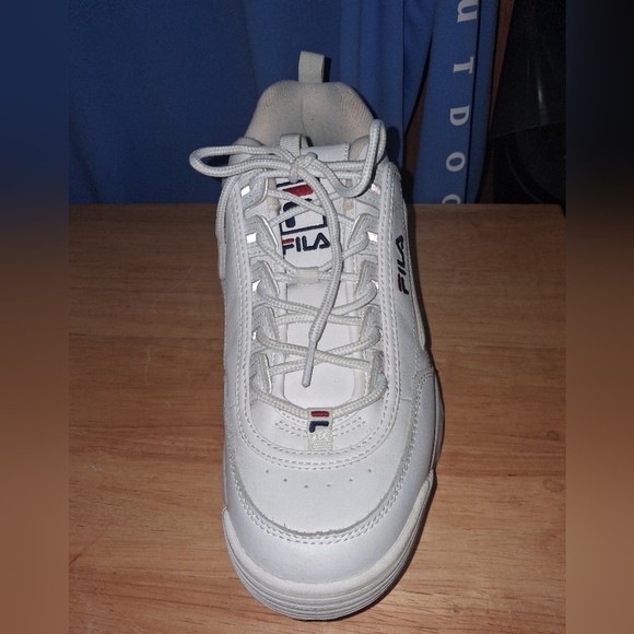 Fila Classic White Leather Sneakers On A Mens 11.5. Great Condition main image 11